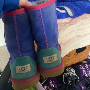 kids uggs size 4